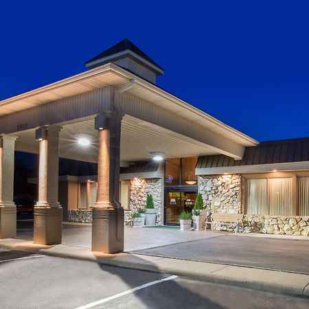 Ramada By Wyndham Midtown Grand Island Hotel Exterior foto
