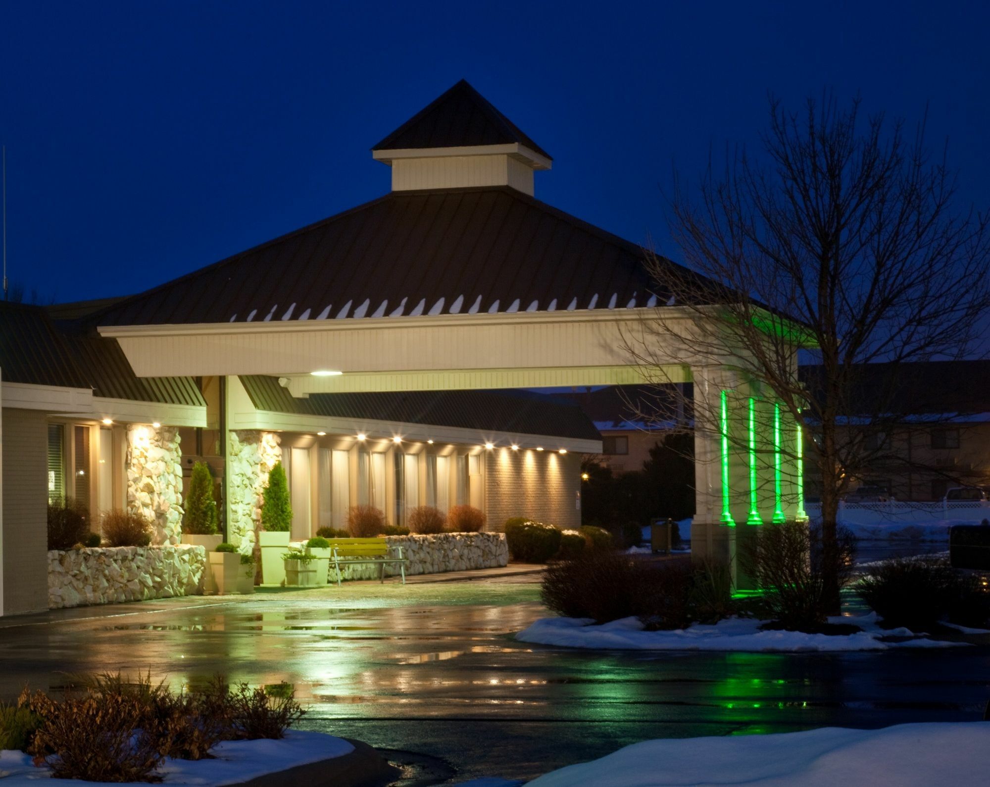 Ramada By Wyndham Midtown Grand Island Hotel Exterior foto